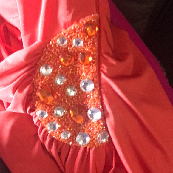 Short formal dress - Picture 3 of 4